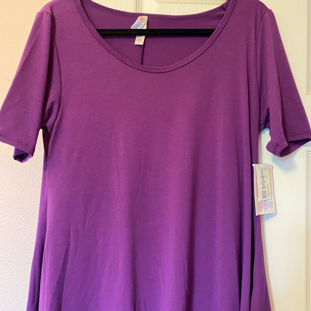 LuLaRoe Perfect Tee - S